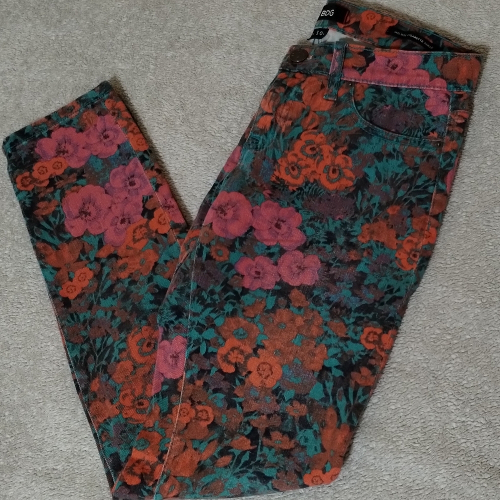 BDG Women's Size 28w 30L Floral Mid Rise Cigarette Ankle Jeans - Picture 3 of 6